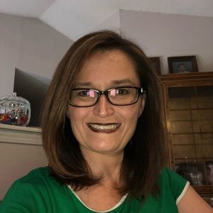 Meet your Posher, Cynthia